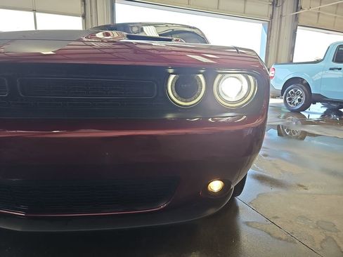 Used 2022 Dodge Challenger SXT w/ Driver Convenience Group RWD image 32