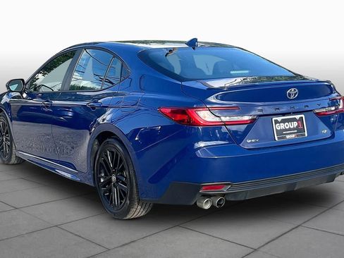 Used 2025 Toyota Camry SE FWD image 12