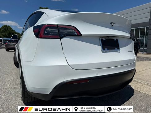 Used 2022 Tesla Model Y Long Range AWD/4WD image 2
