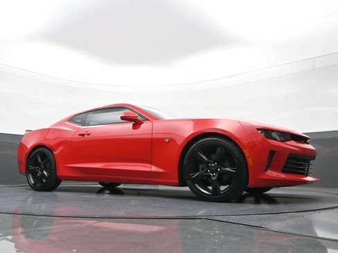 Used 2018 Chevrolet Camaro LT RWD image 18