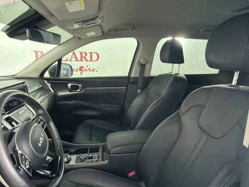 Used 2023 Kia Sorento EX AWD/4WD image 11