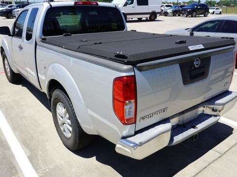 Used 2015 Nissan Frontier SV RWD image 10
