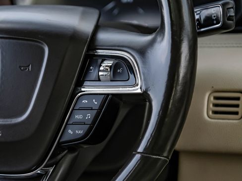 Used 2020 Lincoln Navigator L Reserve w/ Equipment Group 208A Reserve AWD/4WD image 19