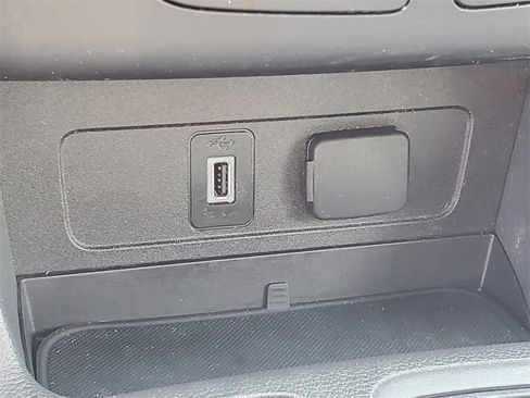 Used 2017 Ford Escape Titanium image 29