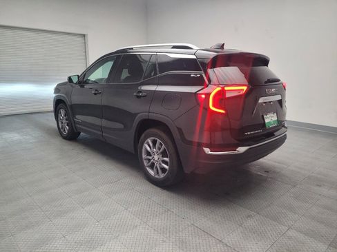 Used 2024 GMC Terrain SLT image 5