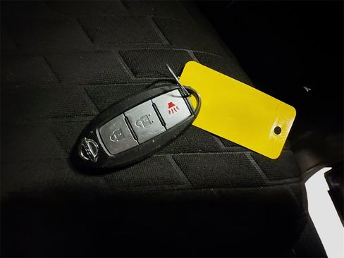 Used 2021 Nissan Kicks S image 38