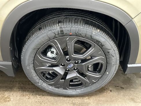 Certified 2025 Subaru Ascent Bronze Edition image 5