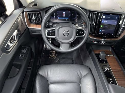 Used 2023 Volvo XC60 T8 Plus w/ Climate Package image 4