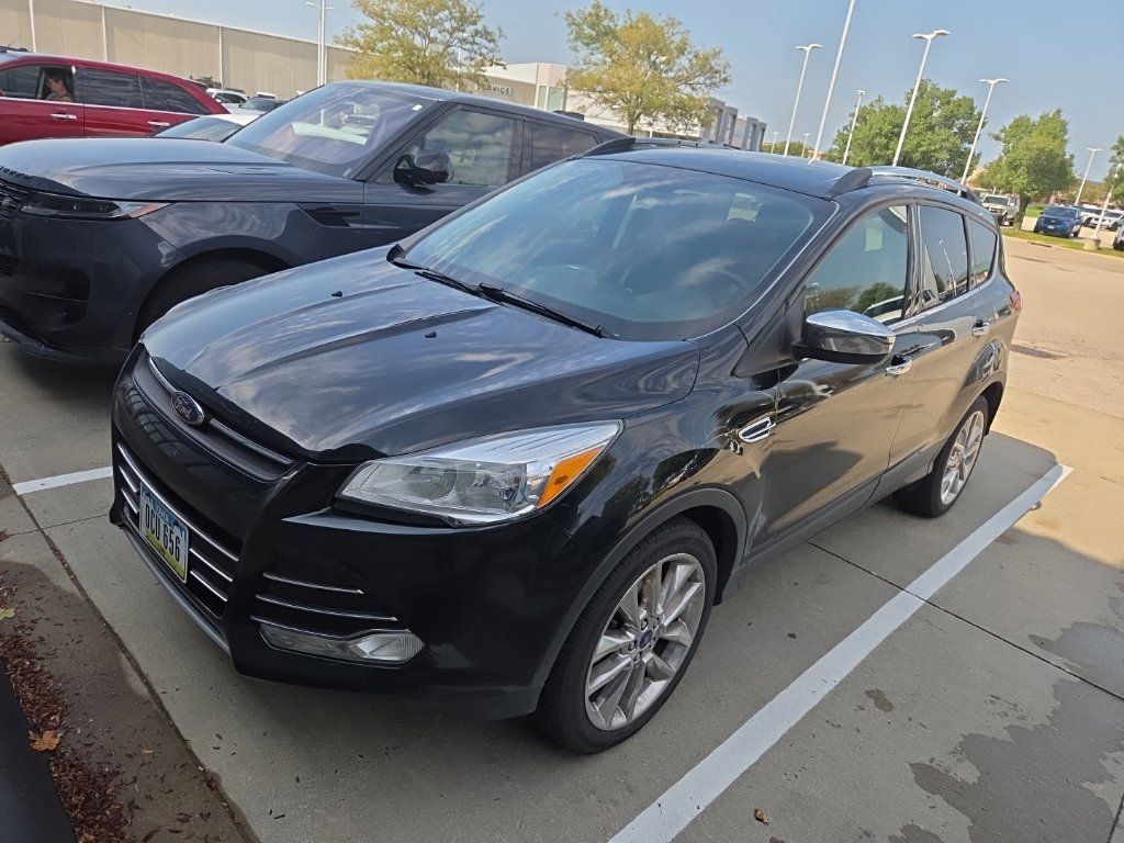 Used 2016 Ford Escape SE w/ SE Chrome Package FWD image 2