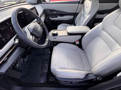 Certified 2024 Nissan Ariya FWD image 11