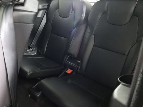 Used 2018 Volvo XC90 T5 Momentum w/ Convenience Package FWD image 16
