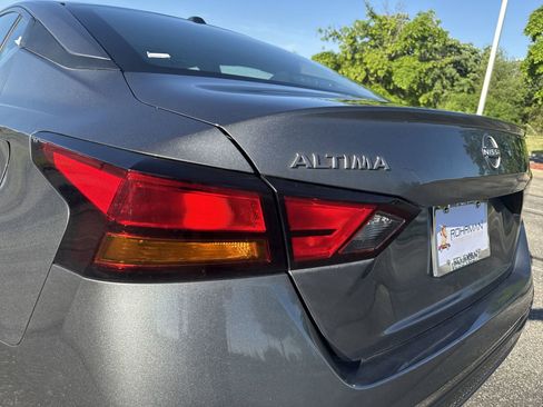 Used 2025 Nissan Altima 2.5 S FWD image 25