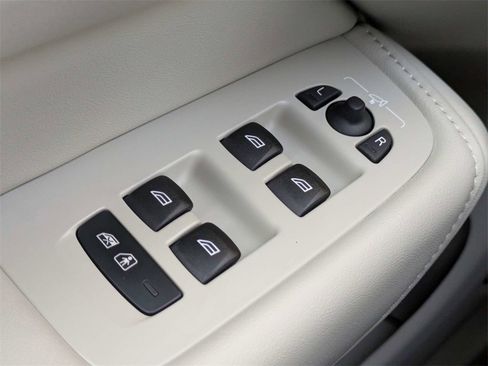 New 2026 Volvo XC60 T8 Ultra w/ Protection Package Premier image 27