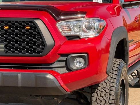 Used 2021 Toyota Tacoma SR5 image 11