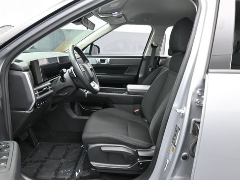 Used 2025 Hyundai Santa Fe SE FWD image 11
