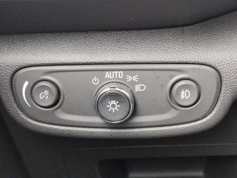 Used 2023 Chevrolet TrailBlazer RS w/ Sun and Liftgate Package image 19