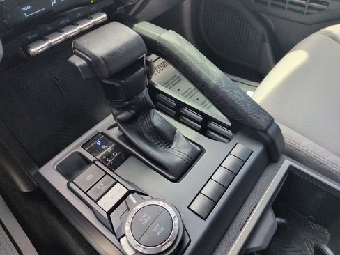 Used 2024 Toyota Tacoma SR5 AWD/4WD image 24