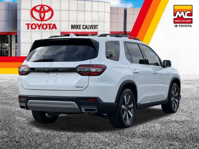 Used 2023 Honda Pilot Touring image 9