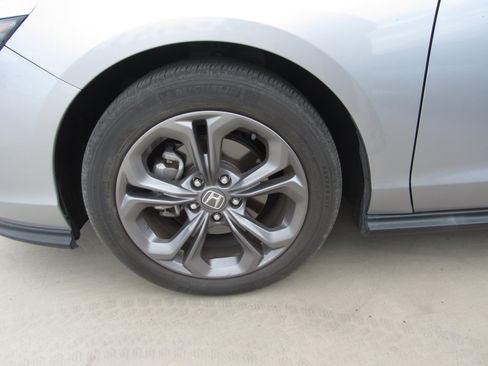 Used 2023 Honda Accord EX image 5