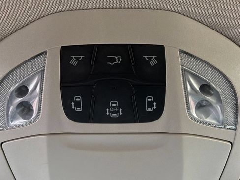 Used 2023 Chrysler Voyager LX FWD image 19