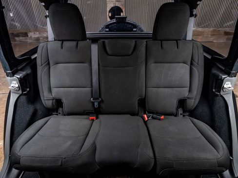 Used 2022 Jeep Wrangler Unlimited Sport AWD/4WD image 35