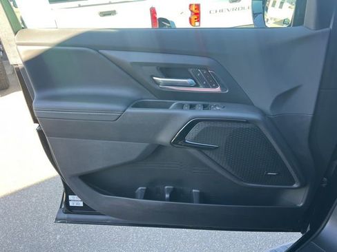 Used 2025 Chevrolet Silverado EV LT AWD/4WD image 20