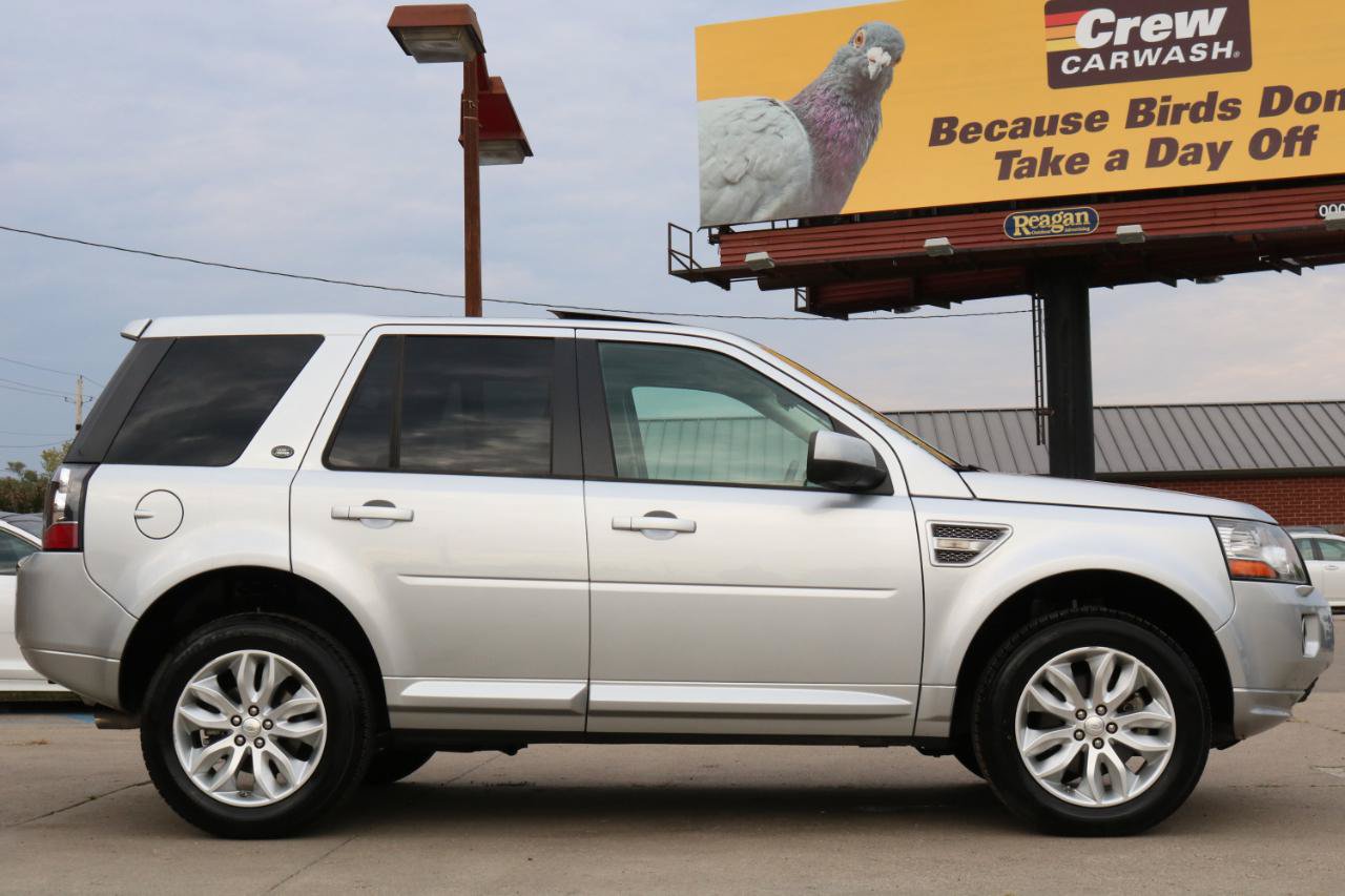Used 2014 Land Rover LR2 AWD/4WD image 5