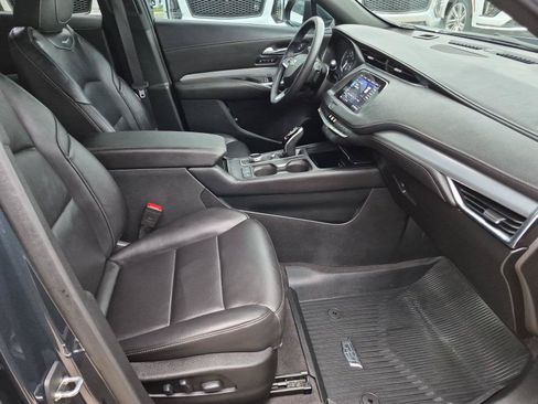 Used 2020 Cadillac XT4 Premium Luxury w/ Cold Weather Package FWD image 28