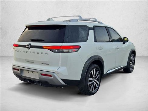 Used 2023 Nissan Pathfinder Platinum FWD image 5