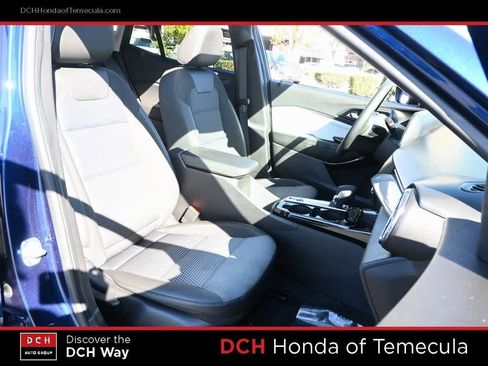 Used 2024 Chevrolet Trax LT w/ Sunroof Package image 21