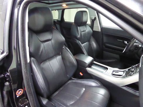 Used 2016 Land Rover Range Rover Evoque SE image 24