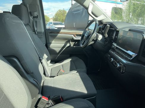 Used 2025 GMC Sierra 1500 SLE w/ Preferred Package AWD/4WD image 8