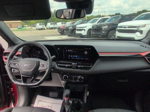 Used 2025 Chevrolet TrailBlazer RS w/ Convenience Package FWD image 42