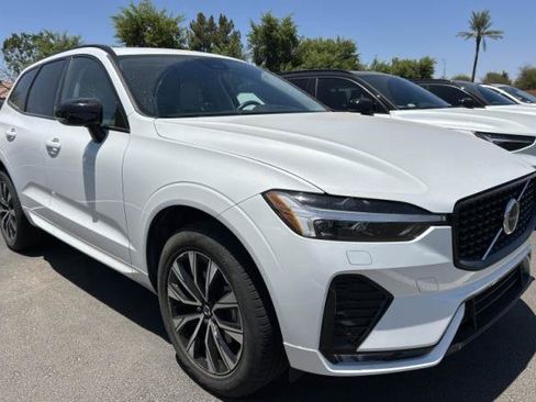 Used 2025 Volvo XC60 B5 Core AWD/4WD image 3
