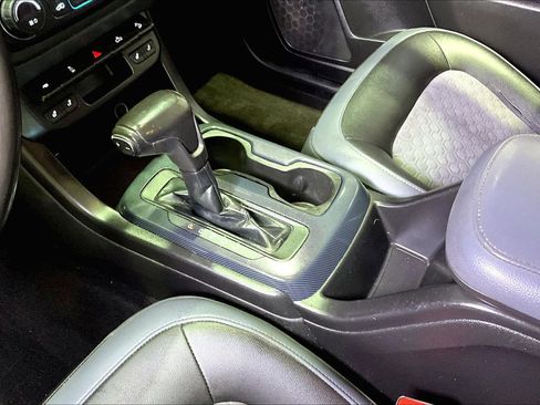 Used 2018 Chevrolet Colorado Z71 RWD image 18
