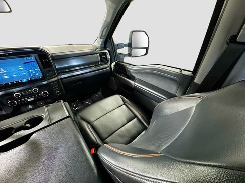 Used 2025 Ford F350 Lariat AWD/4WD image 17