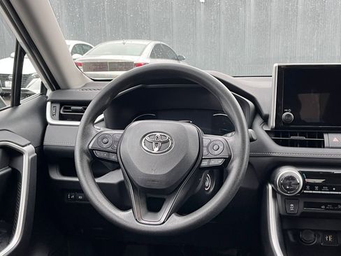 Used 2025 Toyota RAV4 LE image 27