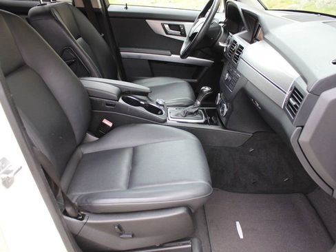 Used 2010 Mercedes-Benz GLK 350 2WD image 17
