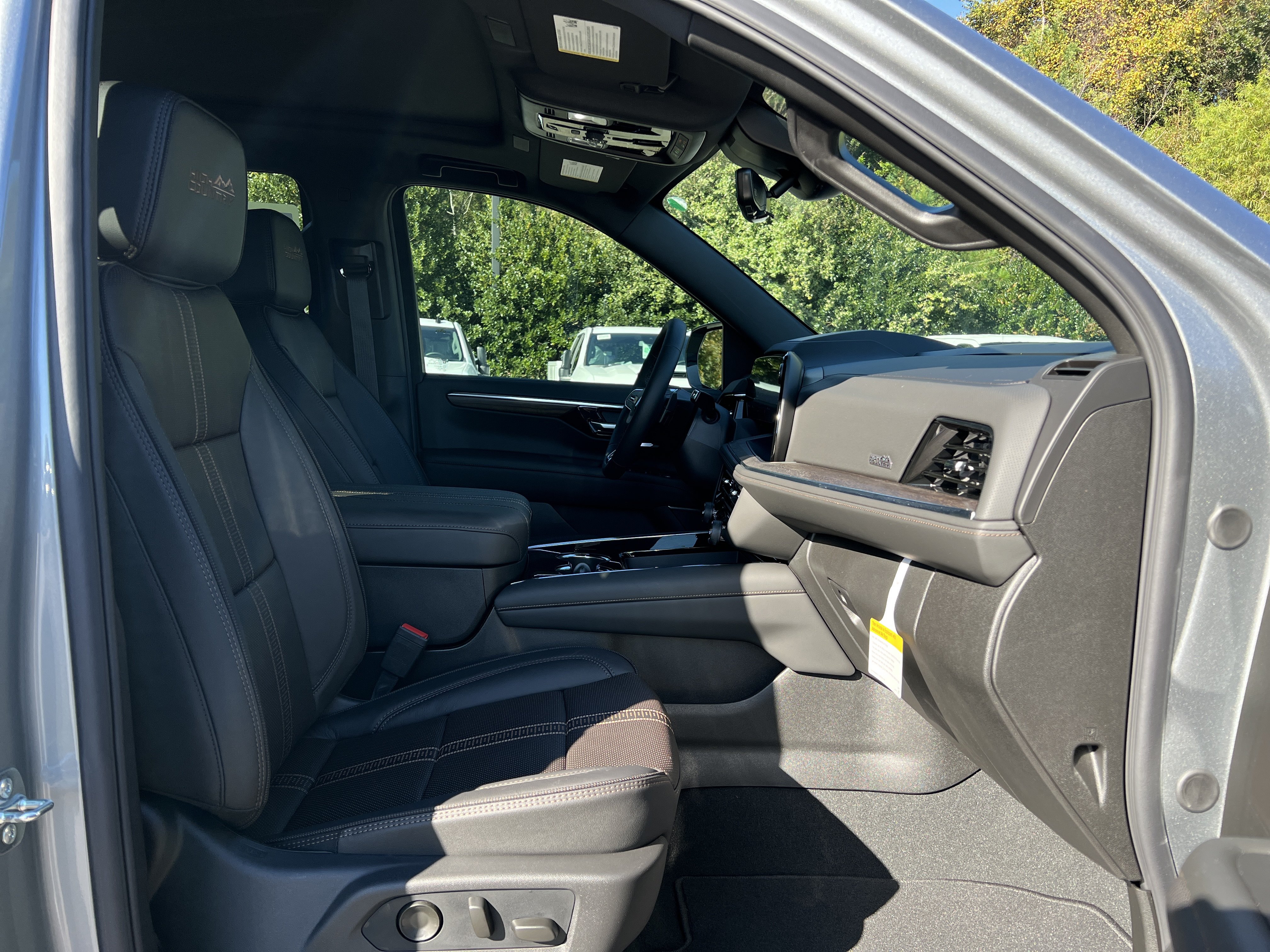 New 2026 Chevrolet Tahoe High Country w/ Sun And Tow Package AWD/4WD image 35
