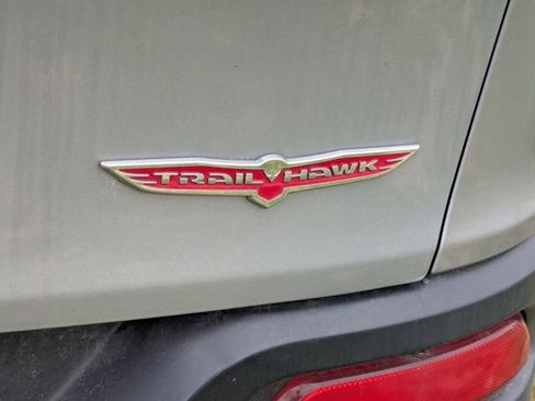 Used 2014 Jeep Cherokee Trailhawk w/ Comfort/Convenience Group AWD/4WD image 7