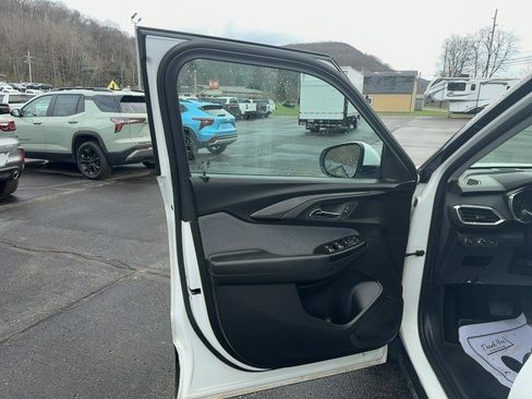Used 2023 Chevrolet TrailBlazer LT image 10