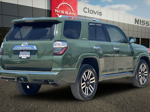 Used 2022 Toyota 4Runner Limited AWD/4WD image 3