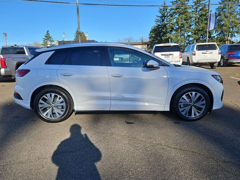 Used 2023 Audi Q4 e-tron Premium Plus w/ Premium Plus image 6