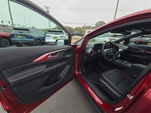 New 2025 Chevrolet Equinox EV RS image 16