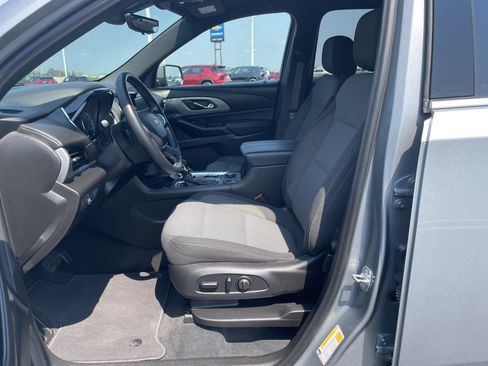 Used 2023 Chevrolet Traverse LT w/ Rear Camera Mirror Package AWD/4WD image 16