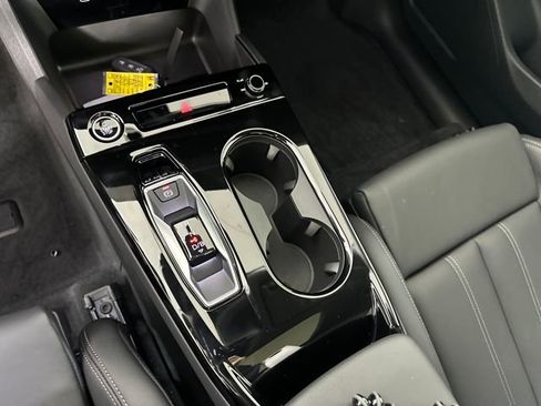 Used 2025 Audi Q6 e-tron Premium Plus image 20