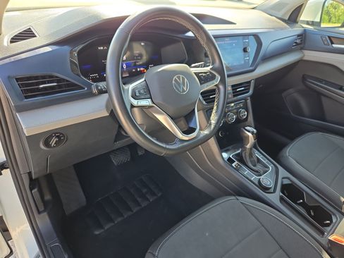 Used 2024 Volkswagen Taos SE AWD/4WD image 13