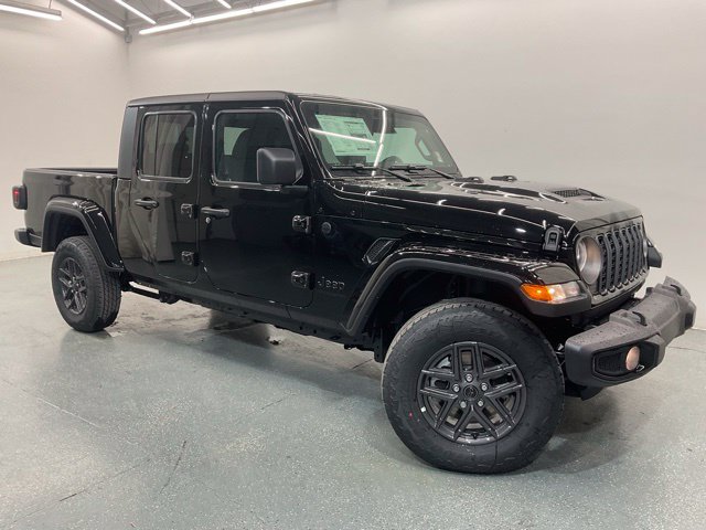 New 2026 Jeep Gladiator Sport AWD/4WD image 2