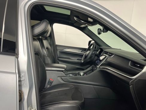 Certified 2023 Jeep Grand Cherokee L Altitude image 32