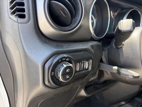 Used 2022 Jeep Gladiator Sport w/ Trailer Tow Package AWD/4WD image 6